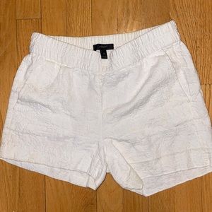 Cutest white J. crew shorts 🤍